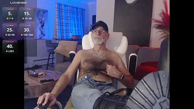 Snapshot of Towndude123 chatting on 12, 1, 2025 Towndude123 online show from 12, 1, 2025