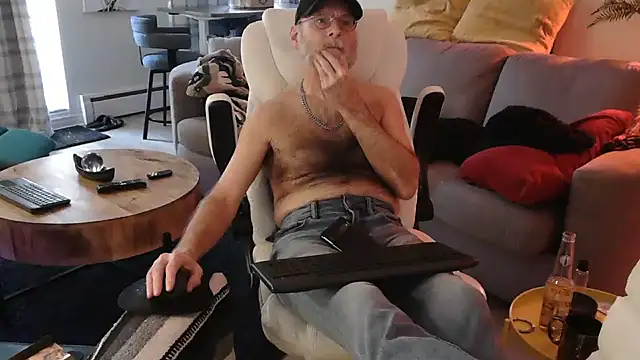 Snapshot of Towndude123 chatting on 5, 2, 2025 Towndude123 online show from 5, 2, 2025