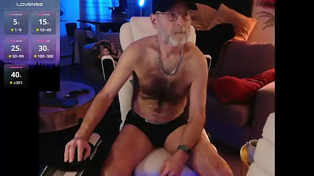 Snapshot of Towndude123 chatting on 8, 2, 2025 Towndude123 online show from 8, 2, 2025