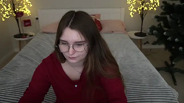 MagicPeachh  online show from 20, 12, 2024