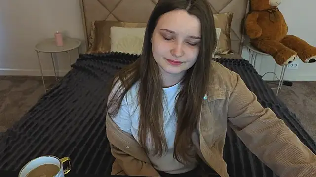 MagicPeachh  online show from 18, 4, 2026