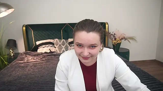MagicPeachh  online show from 7, 7, 2026