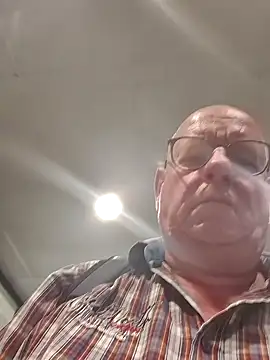 Snapshot of andrejoyfull64 chatting on 29, 6, 2026 andrejoyfull64 online show from 29, 6, 2026