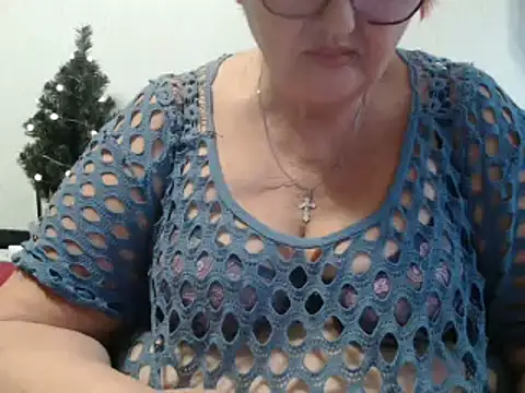 Snapshot of DeniseeRose chatting on 2, 12, 2024 DeniseeRose online show from 2, 12, 2024