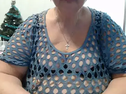 Snapshot of DeniseeRose chatting on 1, 1, 2025 DeniseeRose online show from 1, 1, 2025