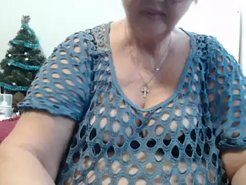 Snapshot of DeniseeRose chatting on 1, 1, 2025 DeniseeRose online show from 1, 1, 2025