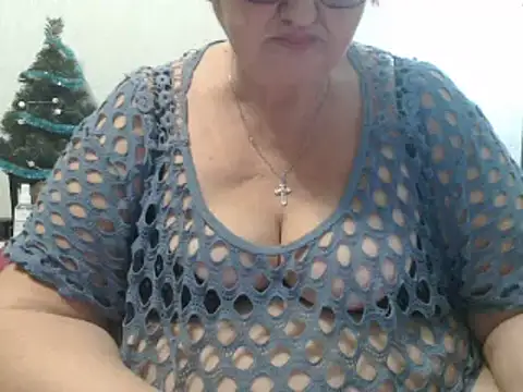 Snapshot of DeniseeRose chatting on 5, 1, 2025 DeniseeRose online show from 5, 1, 2025