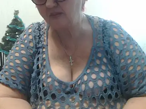 Snapshot of DeniseeRose chatting on 6, 1, 2025 DeniseeRose online show from 6, 1, 2025