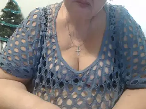 Snapshot of DeniseeRose chatting on 6, 1, 2025 DeniseeRose online show from 6, 1, 2025