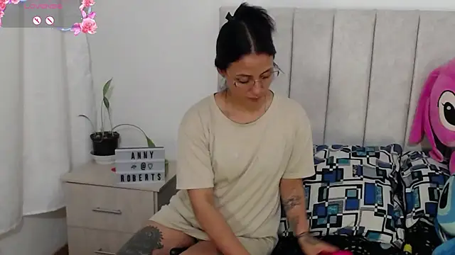 anny roberts online show from 18, 10, 2025