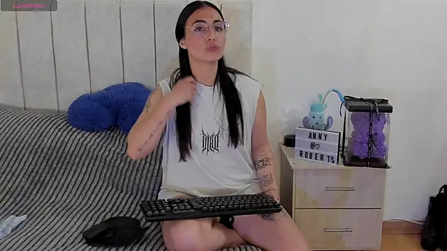 Snapshot of anny_roberts chatting on 19, 5, 2026 anny roberts online show from 19, 5, 2026