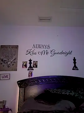 DeeLight124 online show from 6, 10, 2025