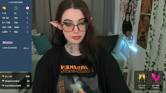 Dixi Pixi  online show from 2, 2, 2025