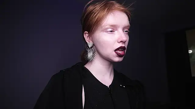 Snapshot of ginger_hugs chatting on 28, 12, 2024 ginger hugs online show from 28, 12, 2024