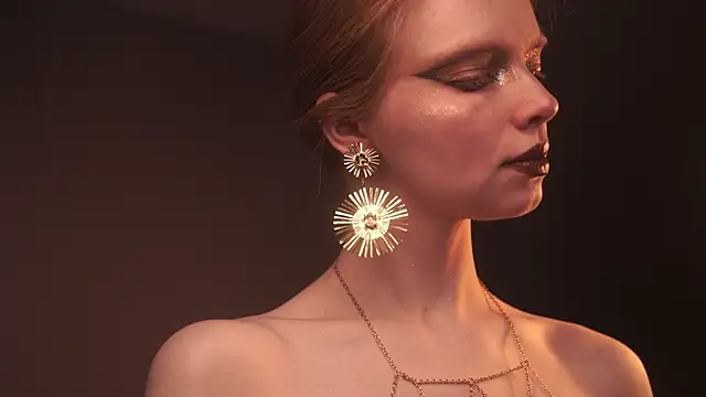 ginger hugs online show from 14, 1, 2026