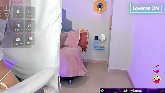 Snapshot of Chloe_fischer_ chatting on 22, 10, 2025 Chloe fischer online show from 22, 10, 2025