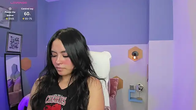 Snapshot of Chloe_fischer_ chatting on 27, 10, 2025 Chloe fischer online show from 27, 10, 2025