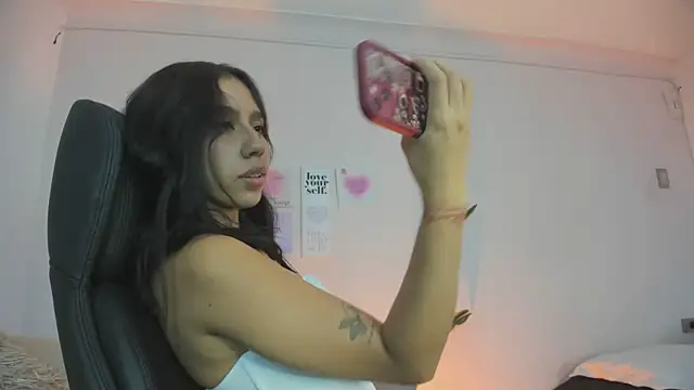 Snapshot of MissSussy chatting on 28, 1, 2025 MissSussy online show from 28, 1, 2025