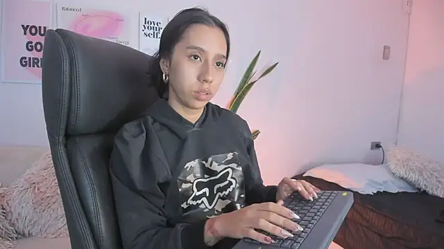 Snapshot of MissSussy chatting on 29, 1, 2025 MissSussy online show from 29, 1, 2025