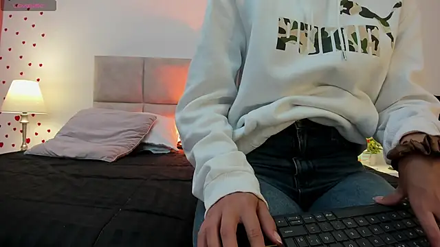 Snapshot of MissSussy chatting on 24, 10, 2025 MissSussy online show from 24, 10, 2025