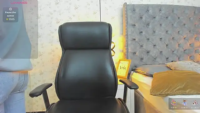 Snapshot of MissSussy chatting on 29, 10, 2025 MissSussy online show from 29, 10, 2025