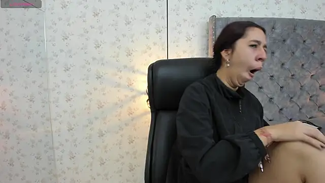 Snapshot of MissSussy chatting on 8, 11, 2025 MissSussy online show from 8, 11, 2025