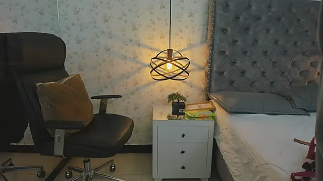 Snapshot of MissSussy chatting on 10, 11, 2025 MissSussy online show from 10, 11, 2025