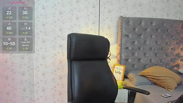 Snapshot of MissSussy chatting on 24, 11, 2025 MissSussy online show from 24, 11, 2025