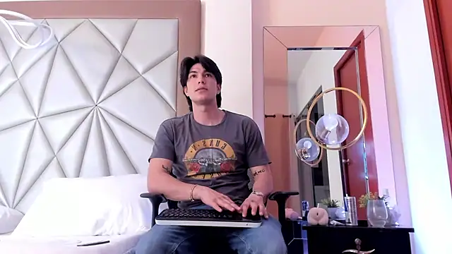 Karimferrer online show from 13, 12, 2024