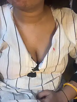 Snapshot of Spicy_sari_girl chatting on 7, 3, 2026 Spicy sari girl online show from 7, 3, 2026