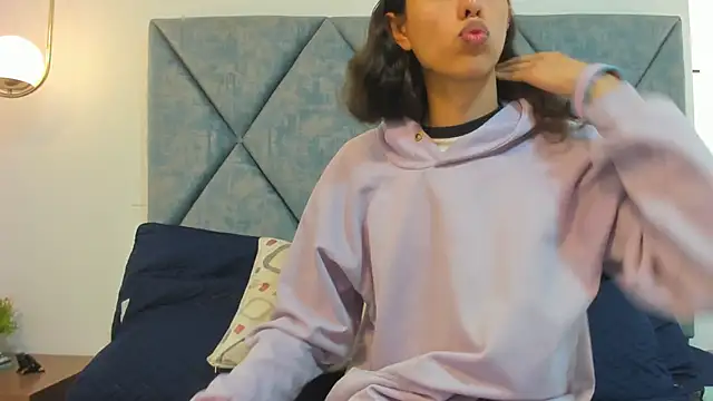 FreyaMoller online show from 18, 10, 2025