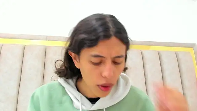 FreyaMoller online show from 1, 4, 2026