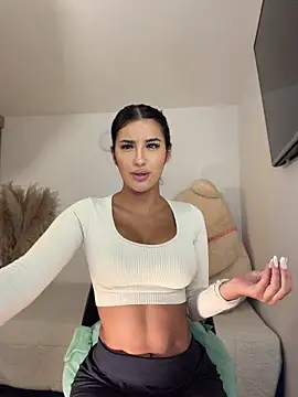 Kimm khalifa online show from 11, 4, 2026