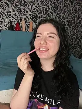 Kimi Ass online show from 8, 2, 2025