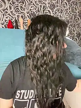 Kimi Ass online show from 1, 3, 2025