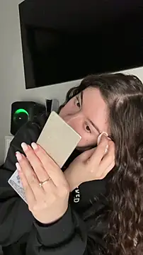 Kimi Ass online show from 22, 12, 2025