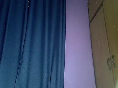 Queen petite  online show from 9, 11, 2025