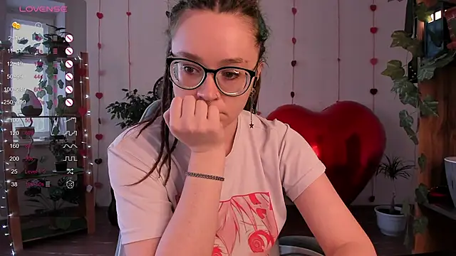 alisahug online show from 14, 2, 2025