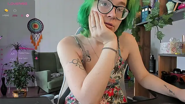 alisahug online show from 2, 3, 2025