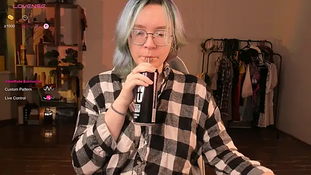 alisahug online show from 2, 10, 2025