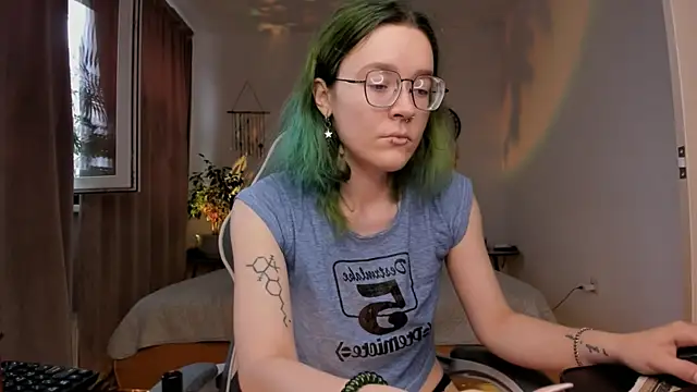 Snapshot of alisahug chatting on 3, 7, 2026 alisahug online show from 3, 7, 2026