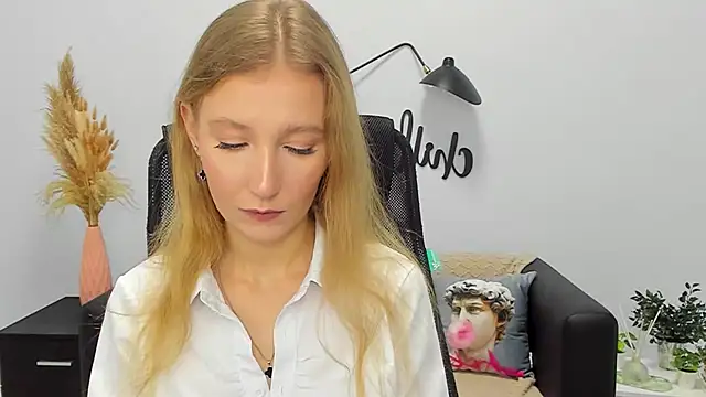 LolaWilsons online show from 10, 1, 2025