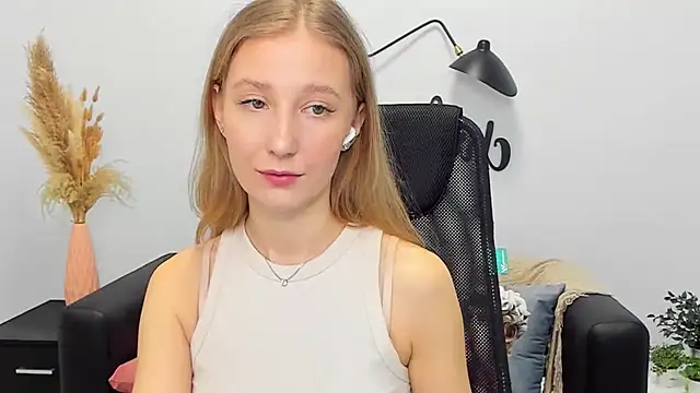 LolaWilsons online show from 18, 3, 2025