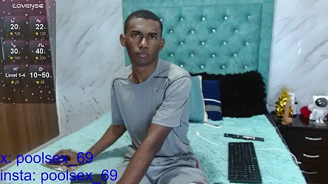 Snapshot of Poolsex_69 chatting on 5, 1, 2025 Poolsex 69 online show from 5, 1, 2025