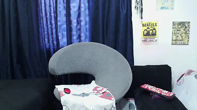 Snapshot of SamanthaSwan chatting on 20, 10, 2025 SamanthaSwan online show from 20, 10, 2025