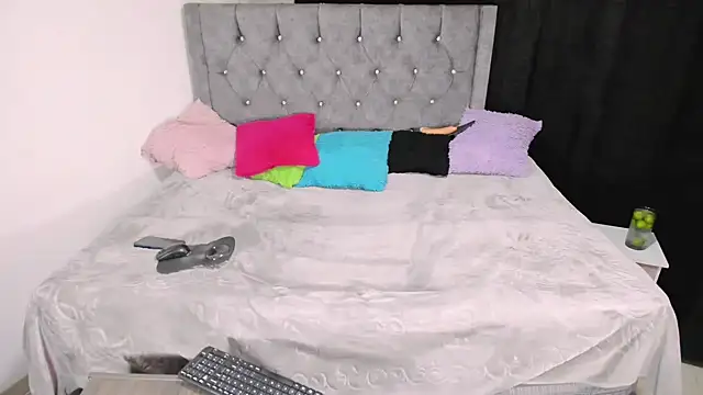 valenthottie online show from 17, 2, 2025