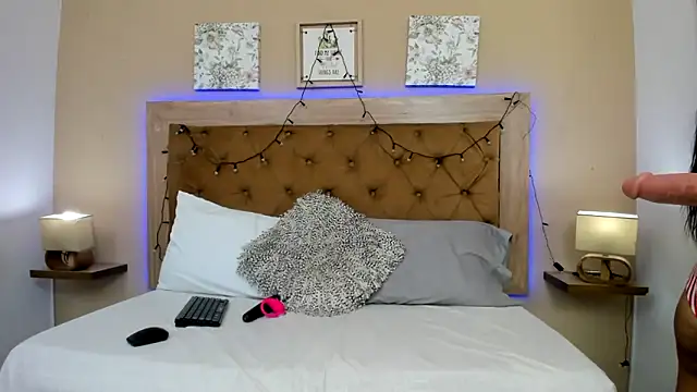 CristalLoren online show from 17, 12, 2025