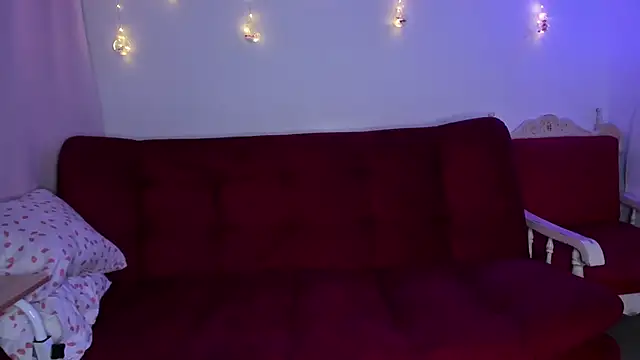 Snapshot of ohpetitemuse chatting on 3, 12, 2025 ohpetitemuse online show from 3, 12, 2025