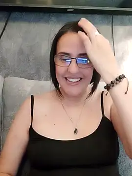 IsisBlake online show from 9, 2, 2025