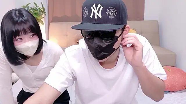 Snapshot of Mia--meow chatting on 8, 11, 2025 Mia--meow online show from 8, 11, 2025